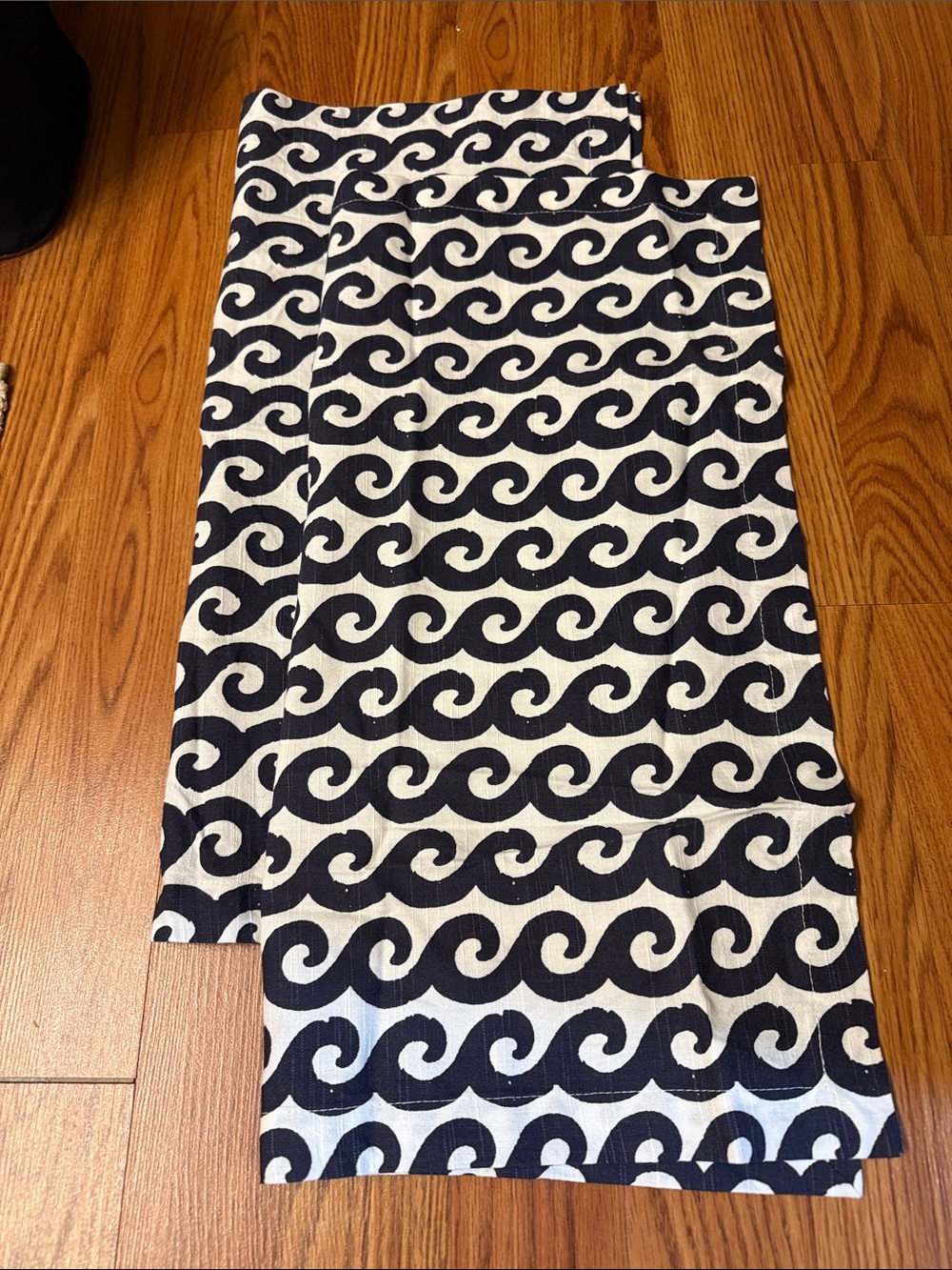 split Navy and White Wave Pattern Cotton Hand Towels